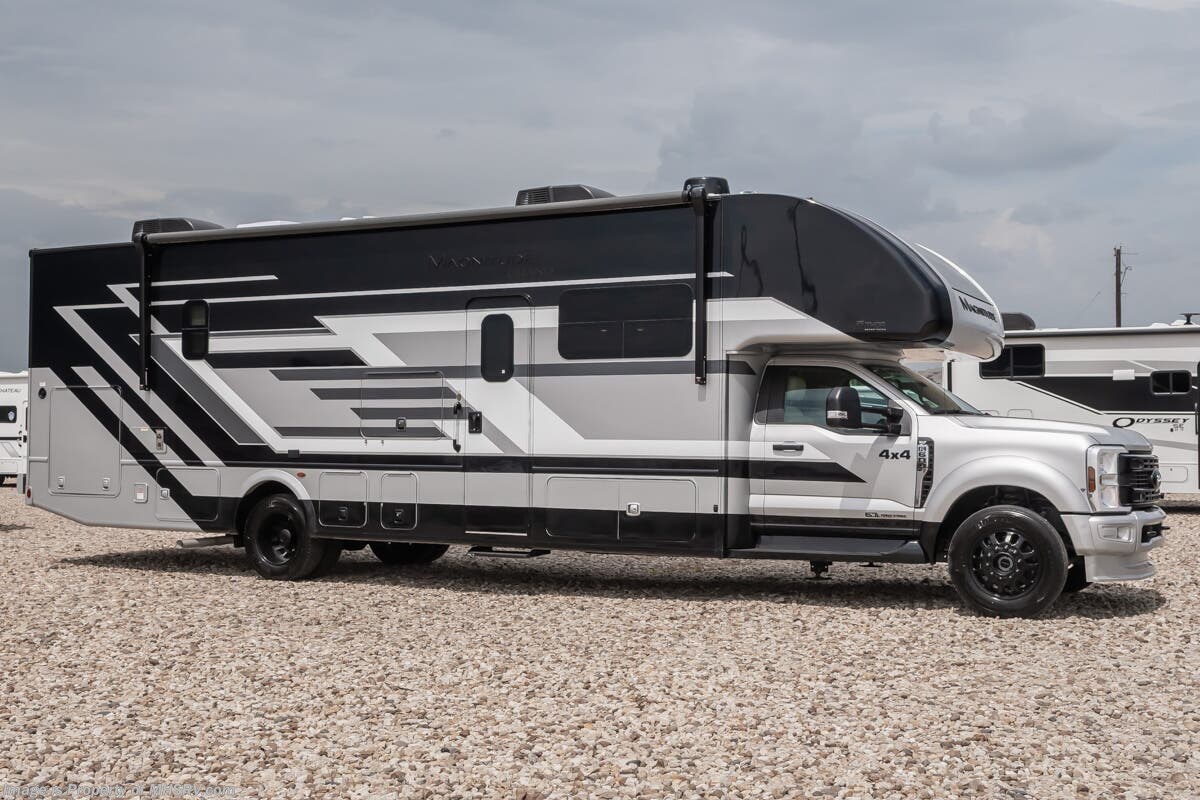 New 2026 Thor Motor Coach Magnitude Grand R36 available in Alvarado, Texas