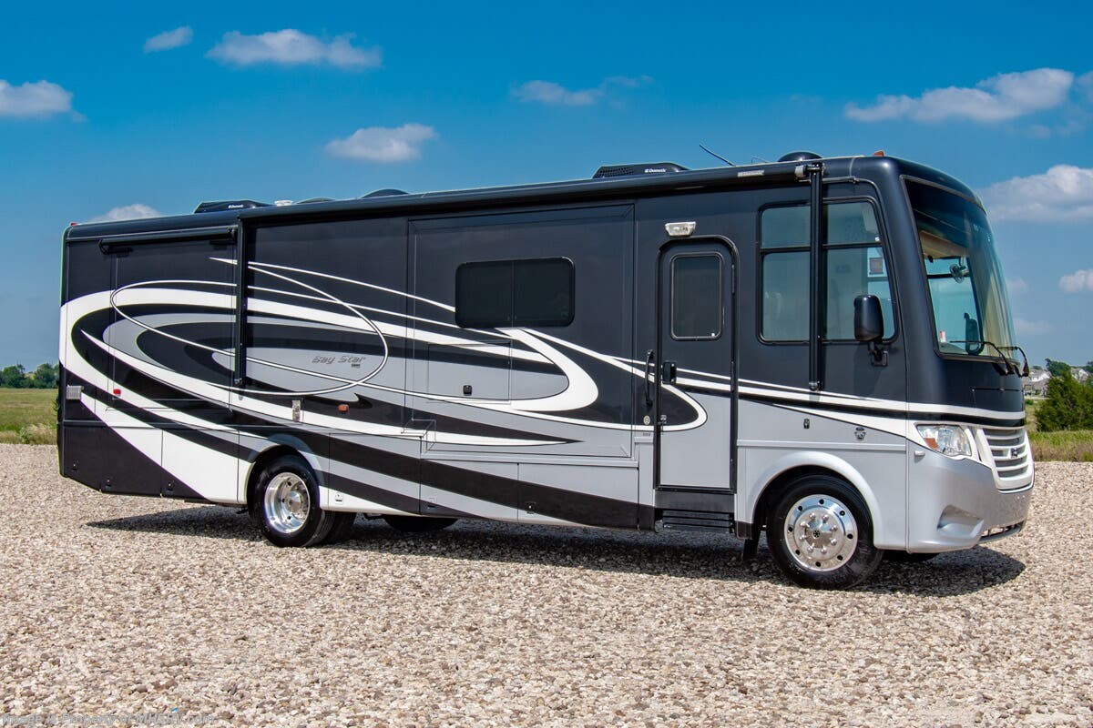 Used 2017 Newmar Bay Star 3333 available in Alvarado, Texas