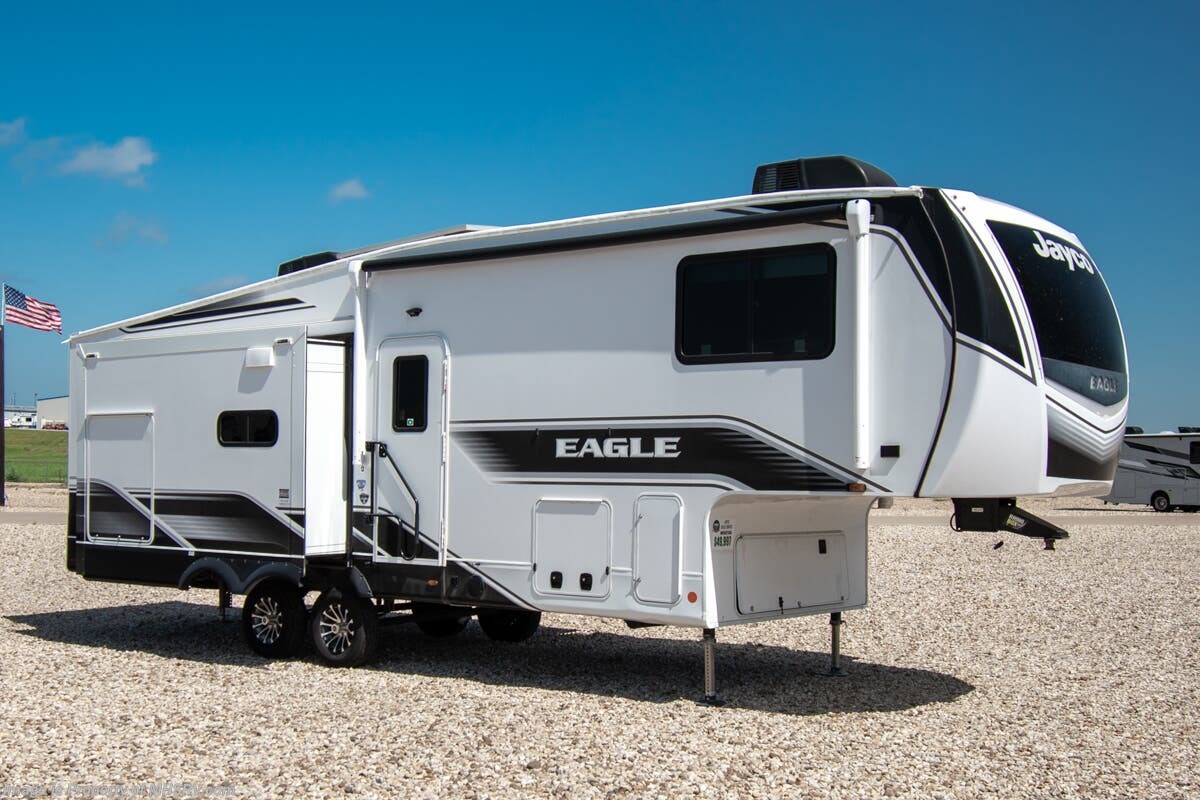 Used 2024 Jayco Eagle 28.5RSTS available in Alvarado, Texas
