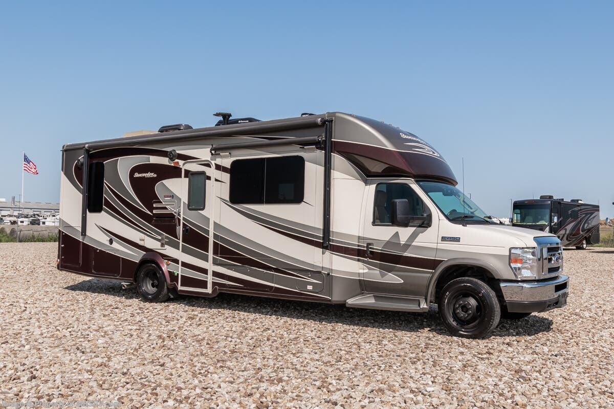 Used 2016  Forest River Sunseeker 2800QS by Forest River from Motor Home Specialist in Alvarado, TX