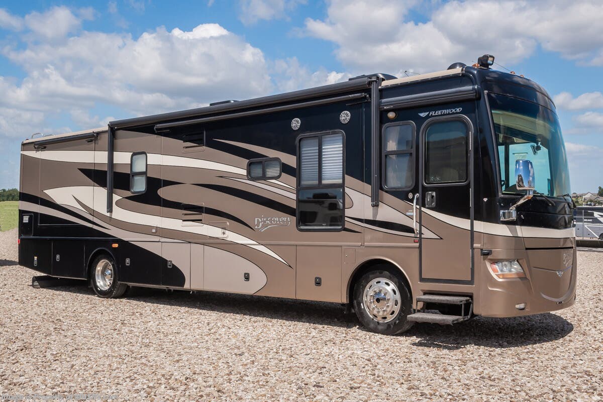 Used 2009 Fleetwood Discovery 39R available in Alvarado, Texas