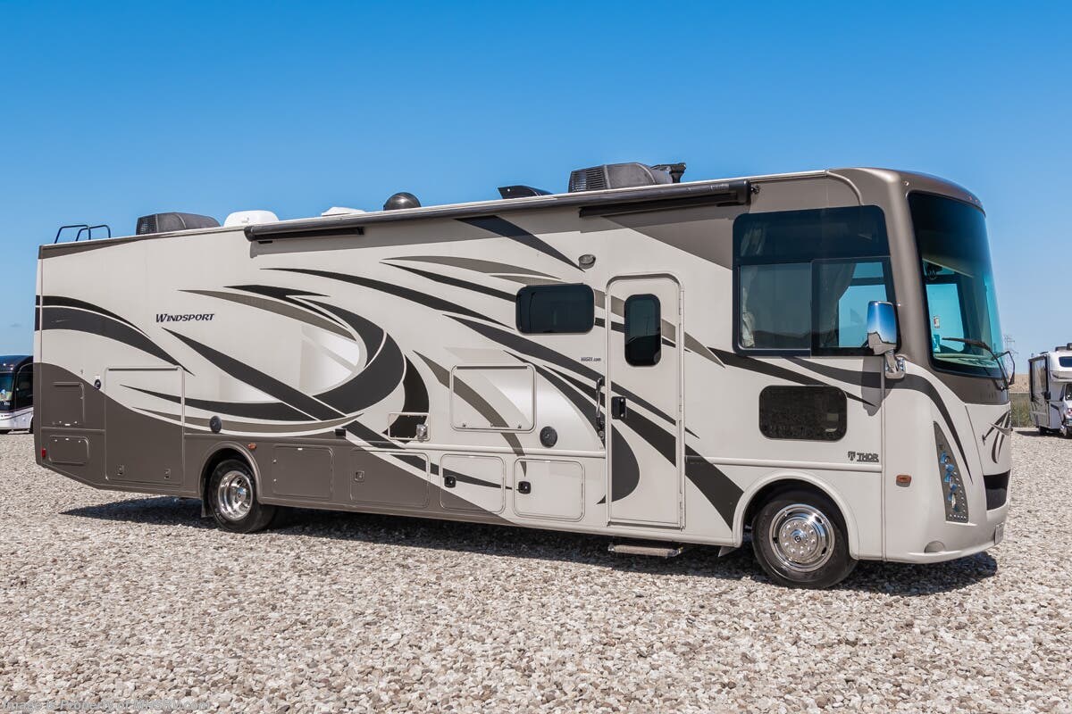 Used 2017  Thor Motor Coach Windsport 34F by Thor Motor Coach from Motor Home Specialist in Alvarado, TX
