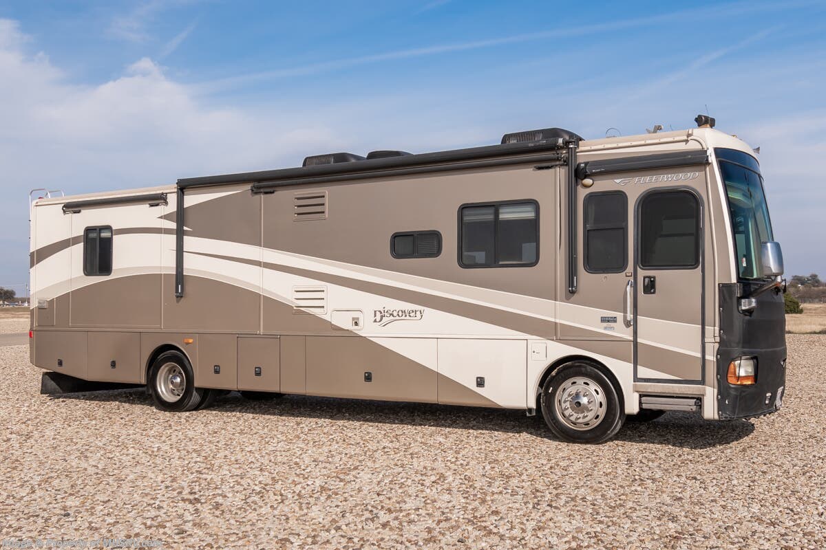 Used 2006 Fleetwood Discovery 39L available in Alvarado, Texas