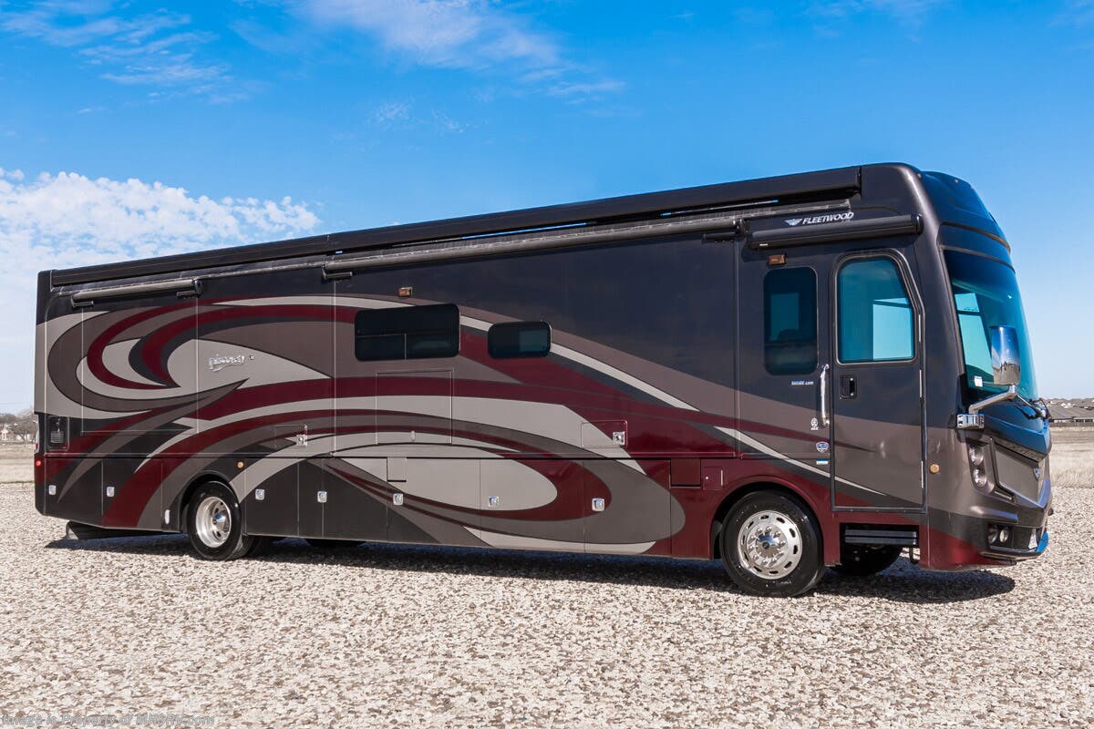 Used 2017 Fleetwood Discovery 40X available in Alvarado, Texas
