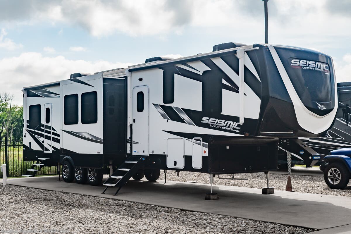 Used 2024 Jayco Seismic Luxury Series 3815 available in Alvarado, Texas