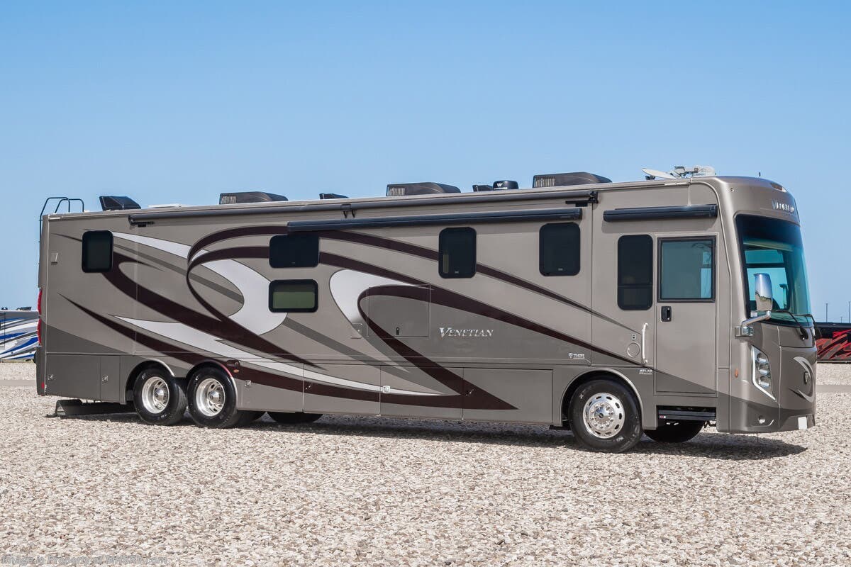 Used 2020 Thor Motor Coach Venetian 42B available in Alvarado, Texas