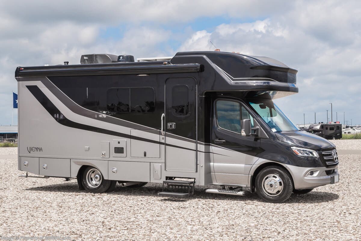 Used 2023 Renegade RV Vienna 25VRMC available in Alvarado, Texas