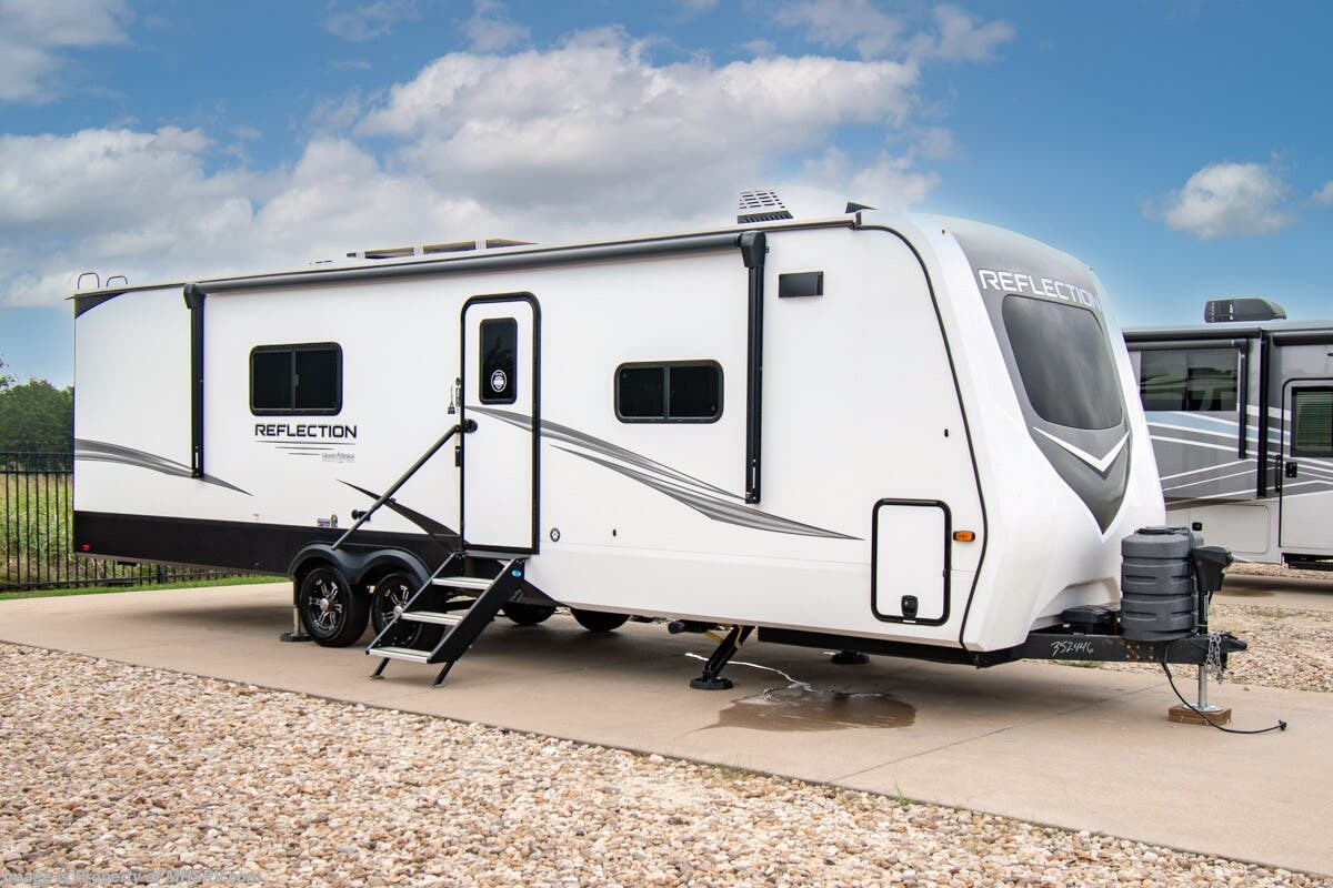 Used 2025 Grand Design Reflection 322FKTS available in Alvarado, Texas