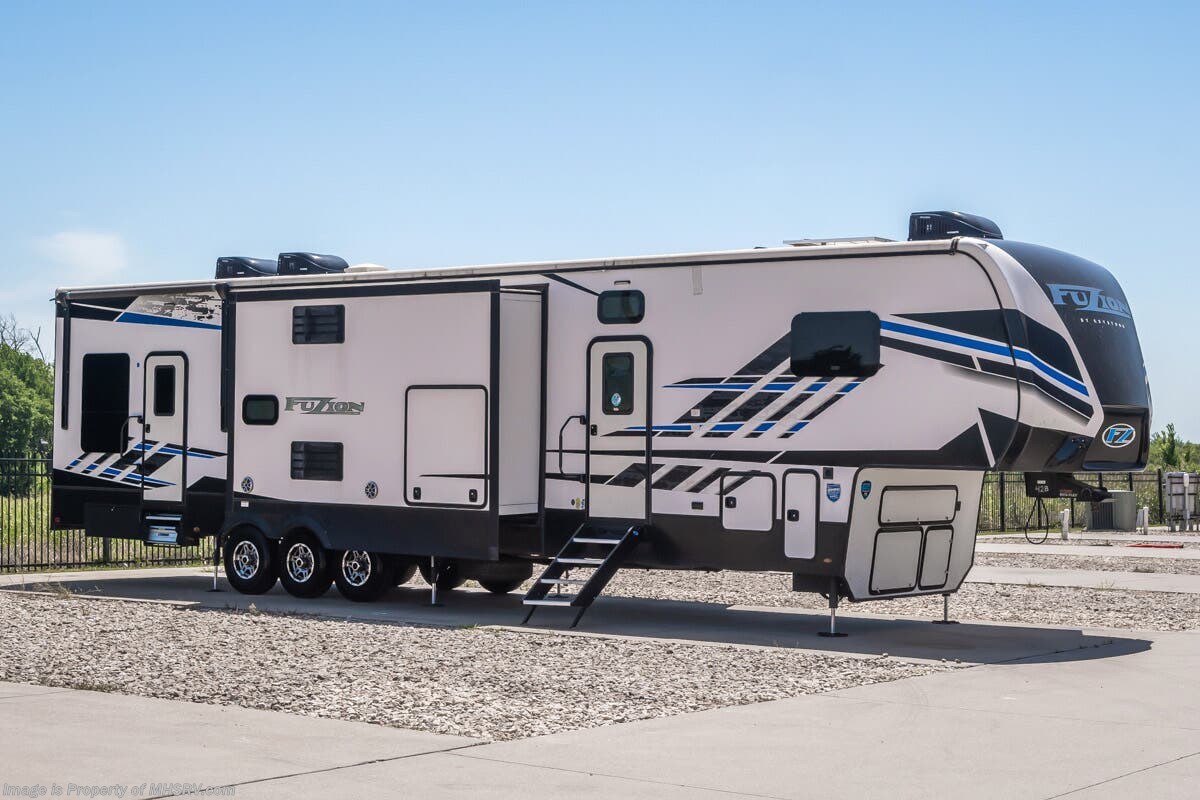 Used 2023 Keystone Fuzion 428 available in Alvarado, Texas