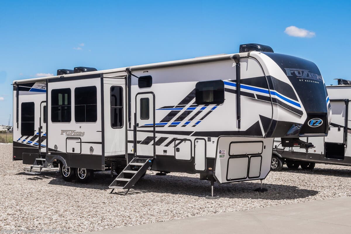 Used 2023 Keystone Fuzion 373 available in Alvarado, Texas
