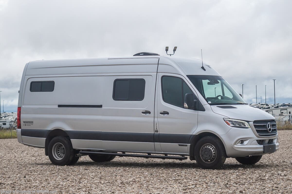Used 2023  Winnebago Adventure Wagon 70SE by Winnebago from Motor Home Specialist in Alvarado, TX