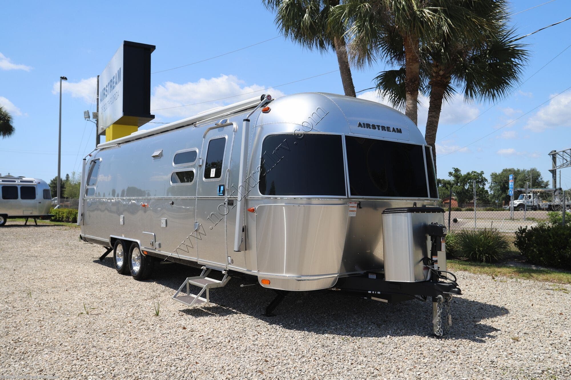 New 2025 Airstream Globetrotter 30RB available in Fort Myers, Florida