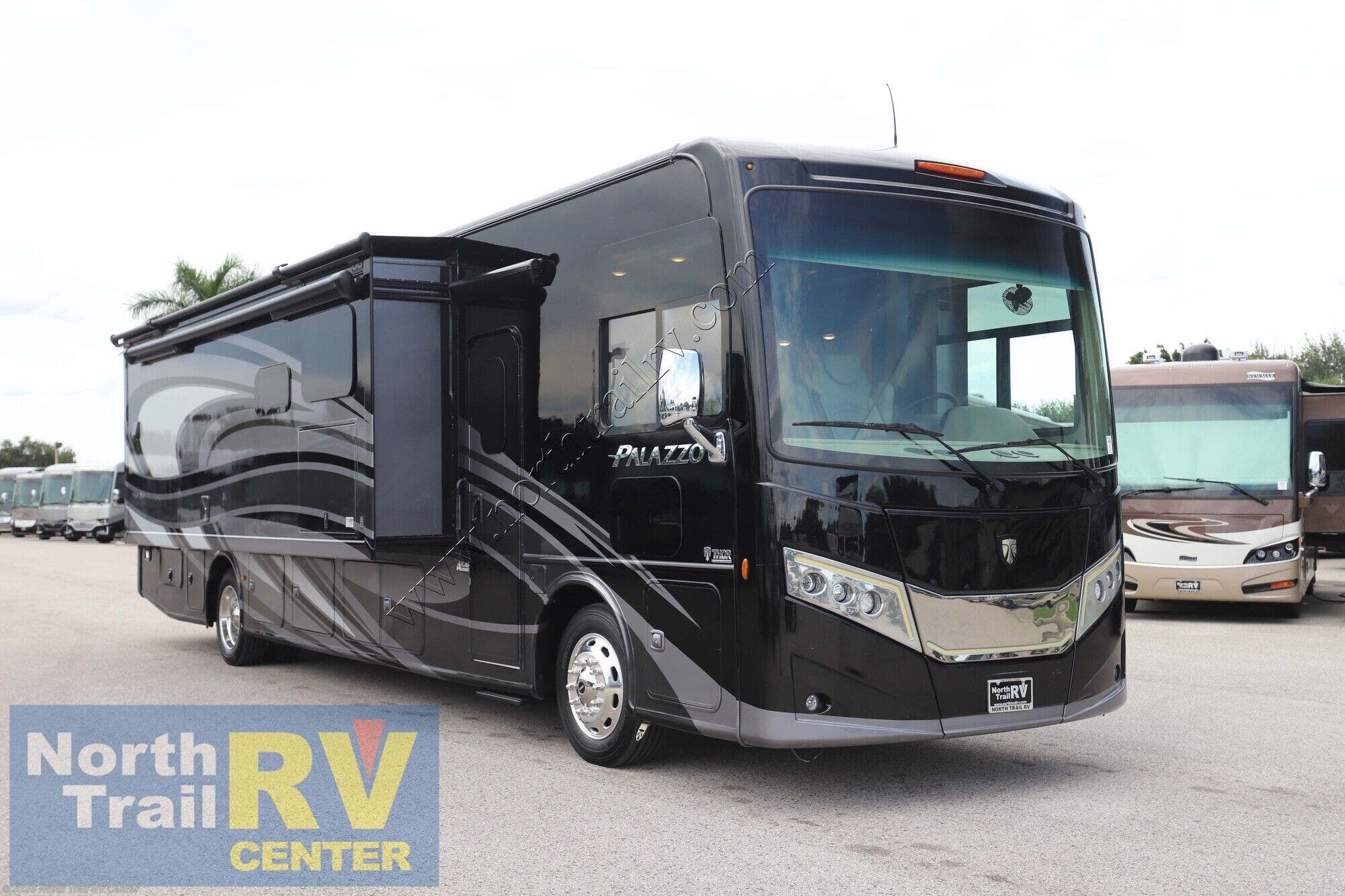 Used 2022  Thor Motor Coach Palazzo 37.5 by Thor Motor Coach from North Trail RV Center in Fort Myers, FL