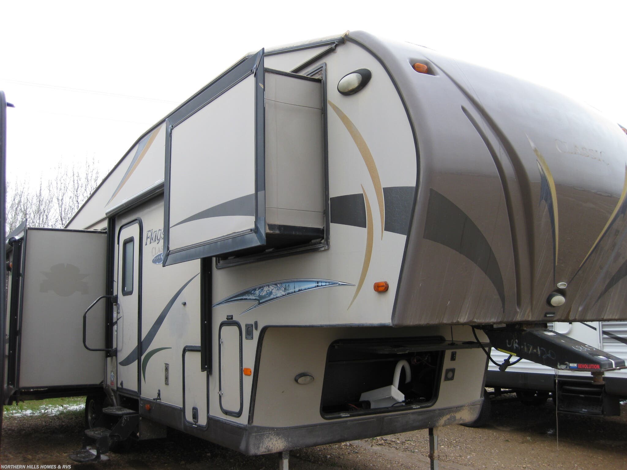 Used 2013 Forest River Flagstaff Classic Super Lite 8528IKWS available in Whitewood, South Dakota