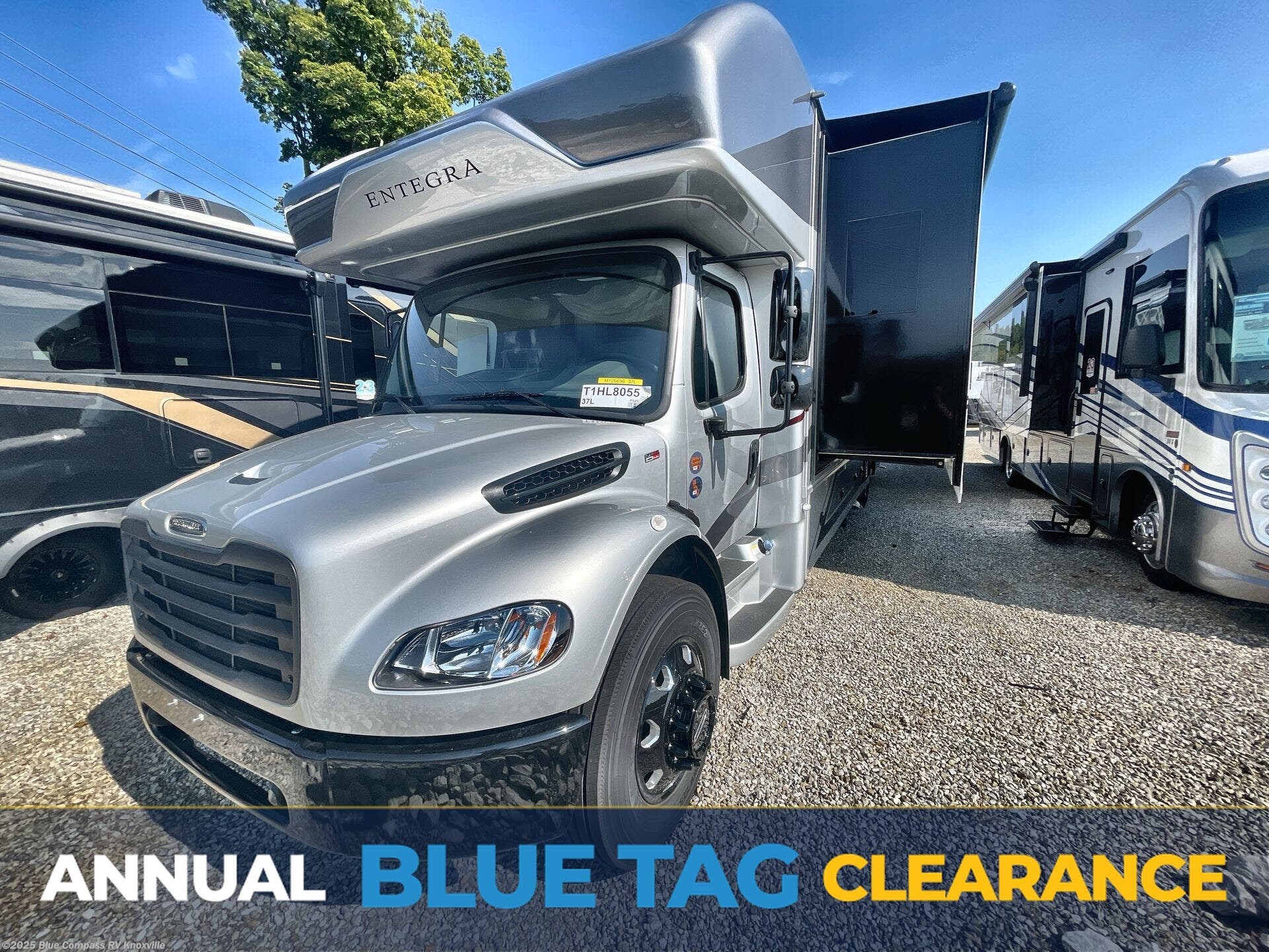 New 2026 Entegra Coach Accolade 37L available in Louisville, Tennessee