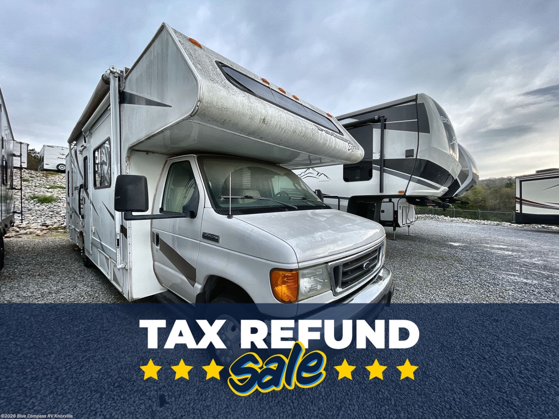 Used 2006 Dutchmen Express 29R available in Louisville, Tennessee