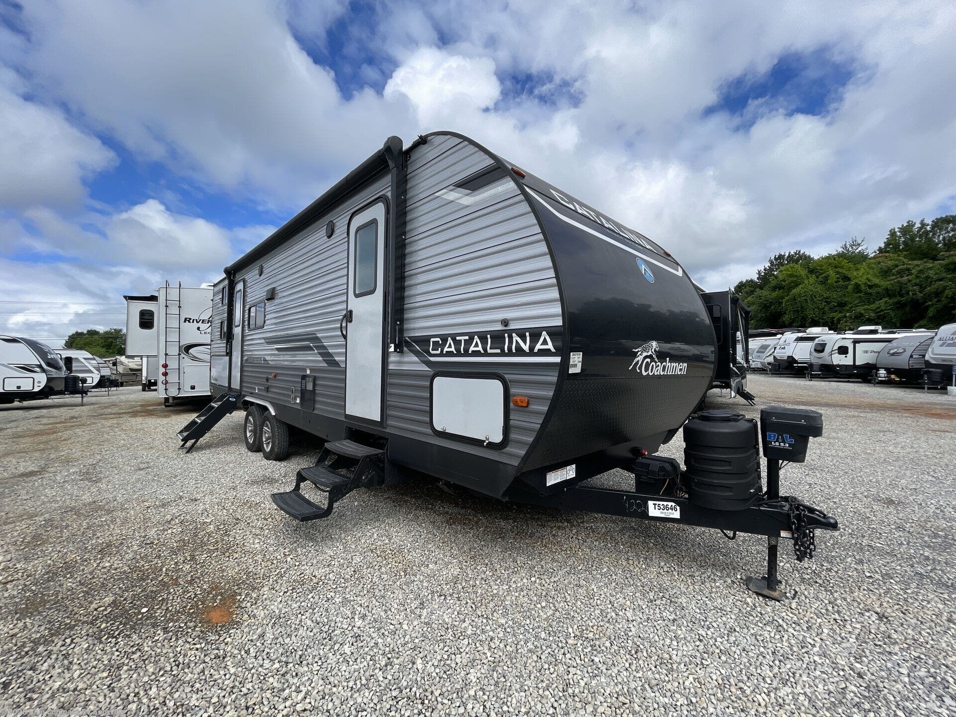 Used 2024 Coachmen Catalina Legacy Edition 263BHSCK available in Louisville, Tennessee
