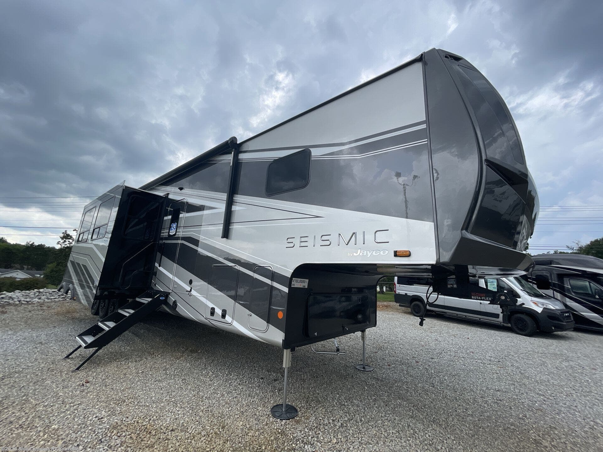 New 2027 Jayco Seismic 395 available in Louisville, Tennessee