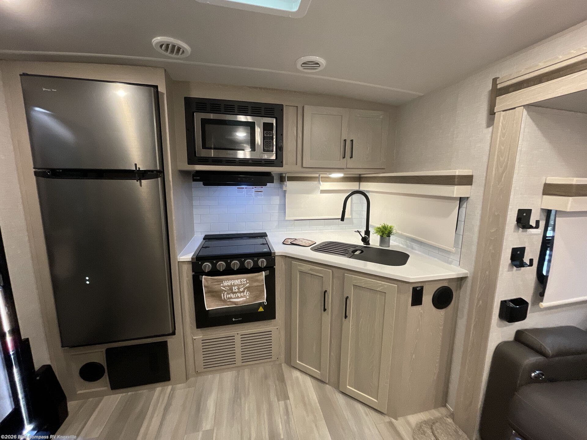 Used 2027 Forest River Rockwood Ultra Lite 2614BS available in Louisville, Tennessee