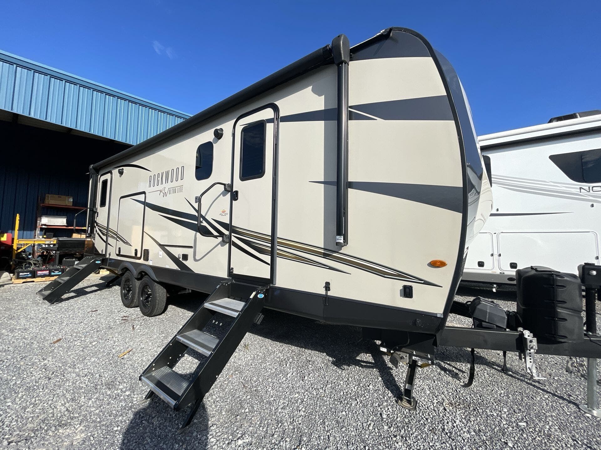 Used 2027 Forest River Rockwood Ultra Lite 2614BS available in Louisville, Tennessee