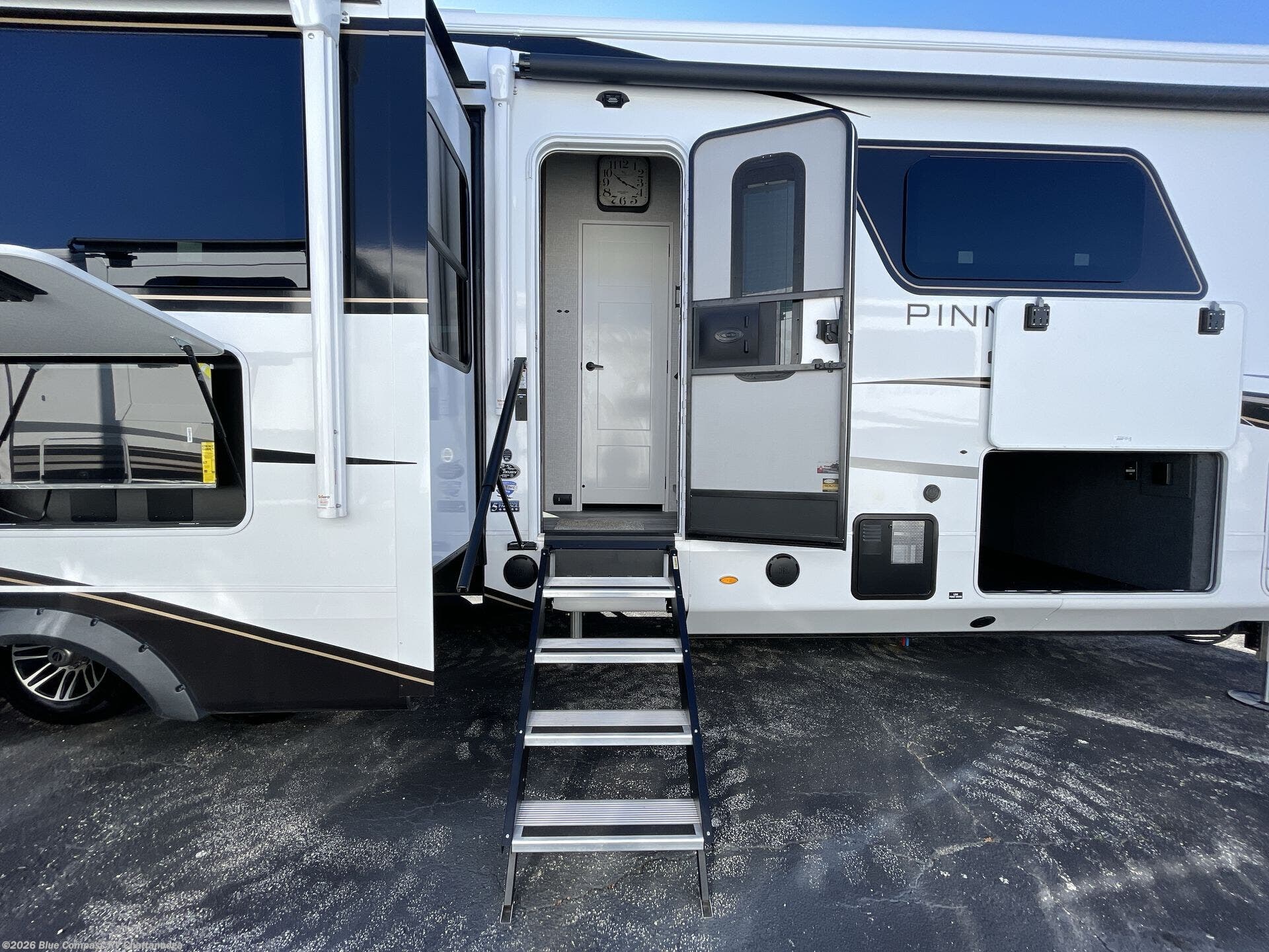 New 2025 Jayco Pinnacle 38FBRK available in Ringgold, Georgia