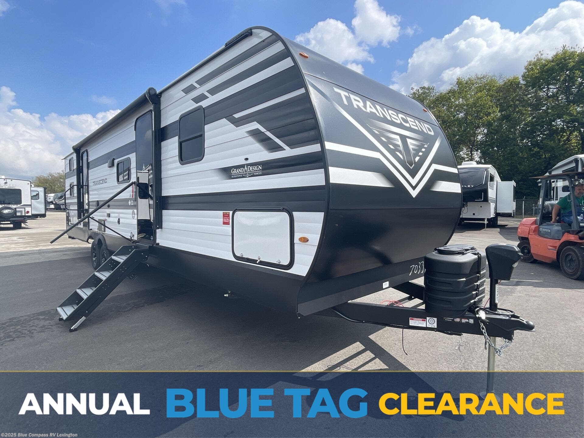 New 2026 Grand Design Transcend 325BHT available in Georgetown, Kentucky