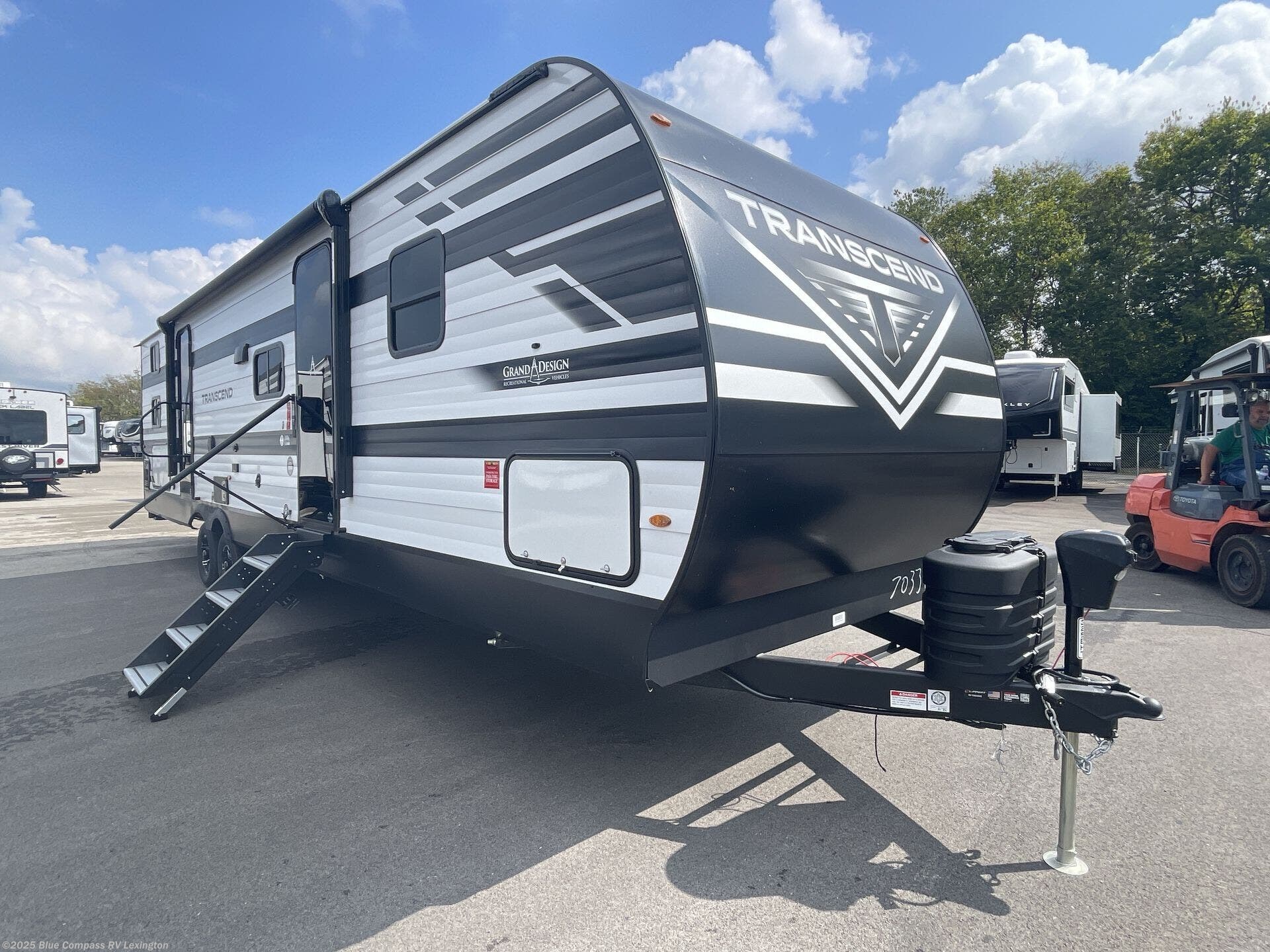 New 2026 Grand Design Transcend 325BHT available in Georgetown, Kentucky