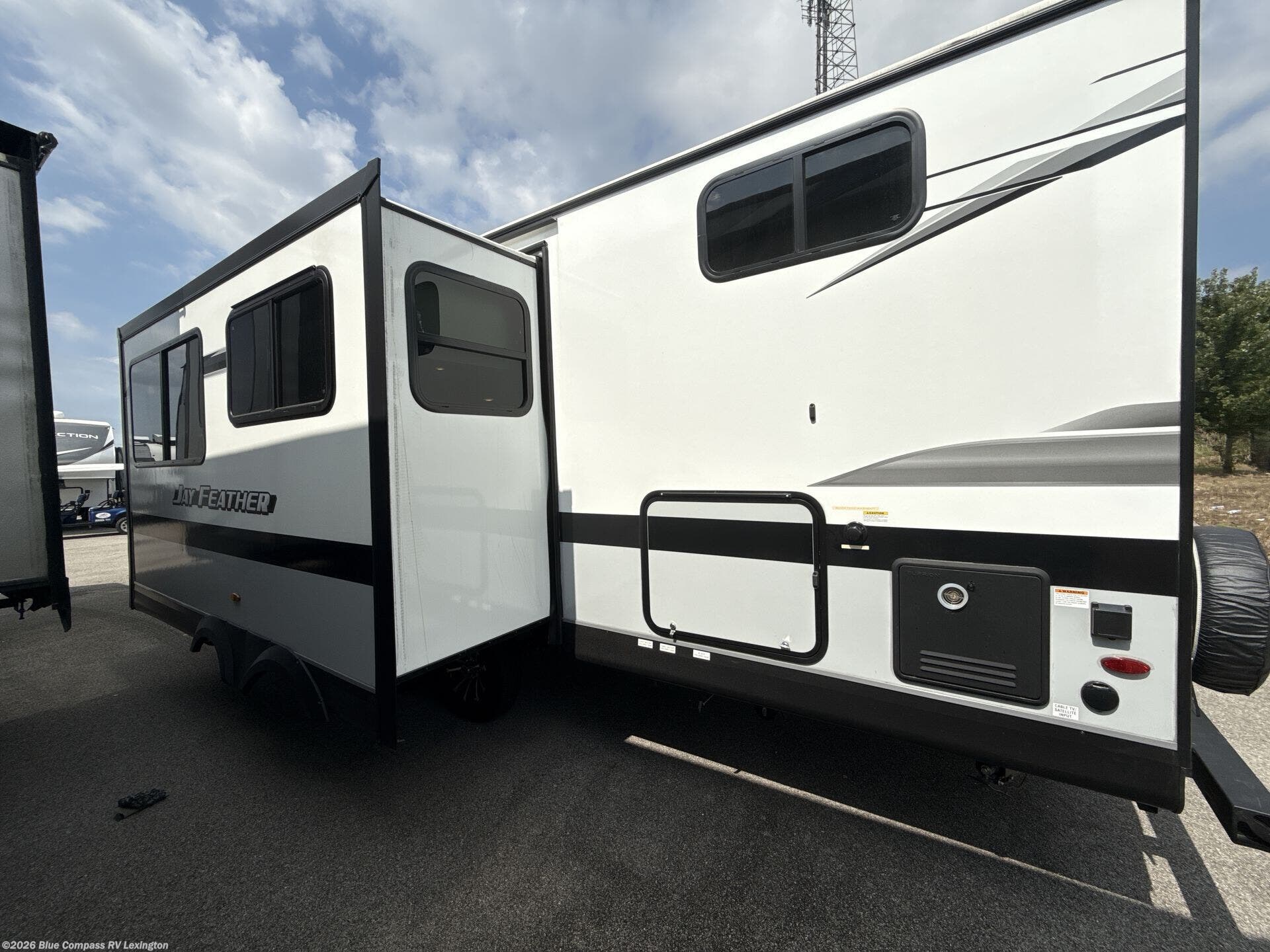Used 2023 Jayco Jay Feather 27BHB available in Georgetown, Kentucky