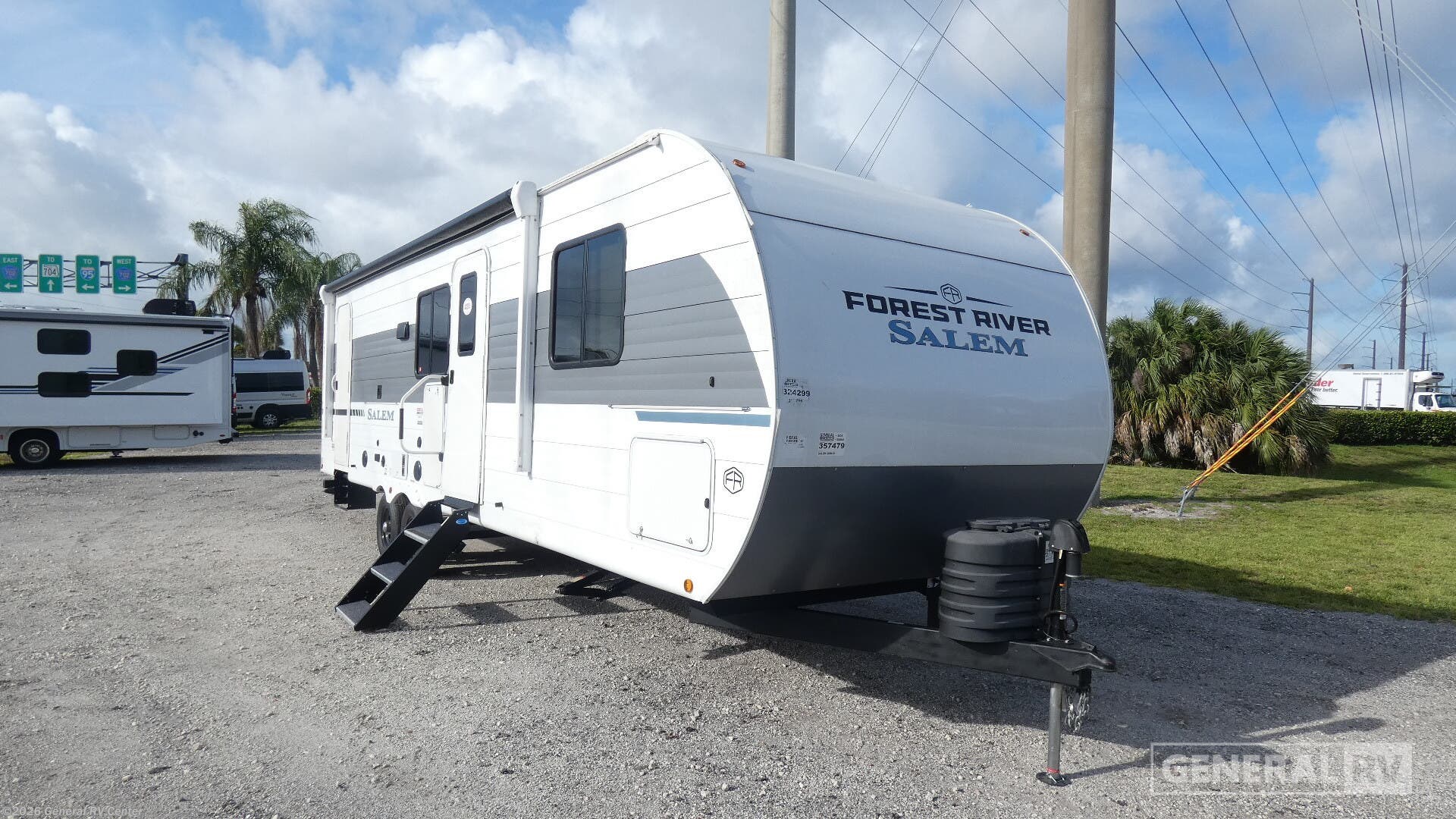 Used 2025 Forest River Salem 26DBUD available in West Palm Beach, Florida