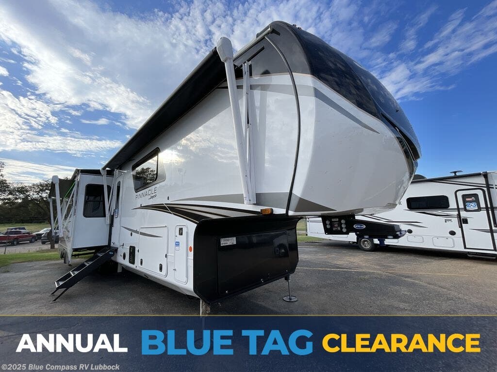 New 2025 Jayco Pinnacle 38FBRK available in Lubbock, Texas