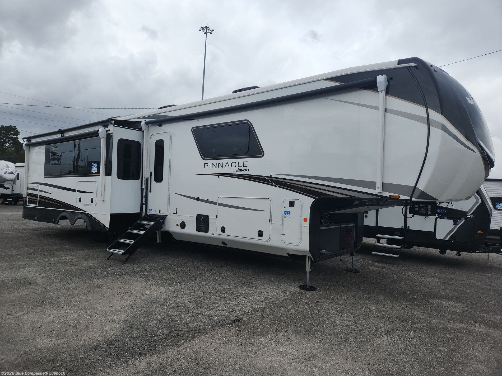New 2026 Jayco Pinnacle 38FBRK available in Lubbock, Texas