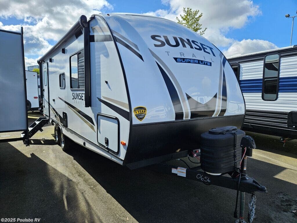 New 2024 CrossRoads Sunset Trail Super Lite SS212RB available in Everett, Washington