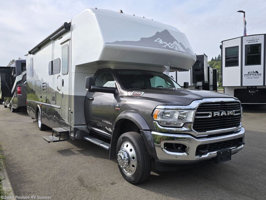 Used 2021  Dynamax Corp  Isata-5 Isata-5 by Dynamax Corp from Poulsbo RV Sumner in Sumner, WA