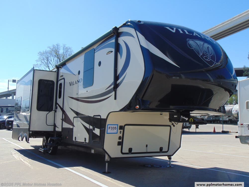 Fifth Wheel - 2017 Vanleigh Vilano 365RL | TrailersUSA