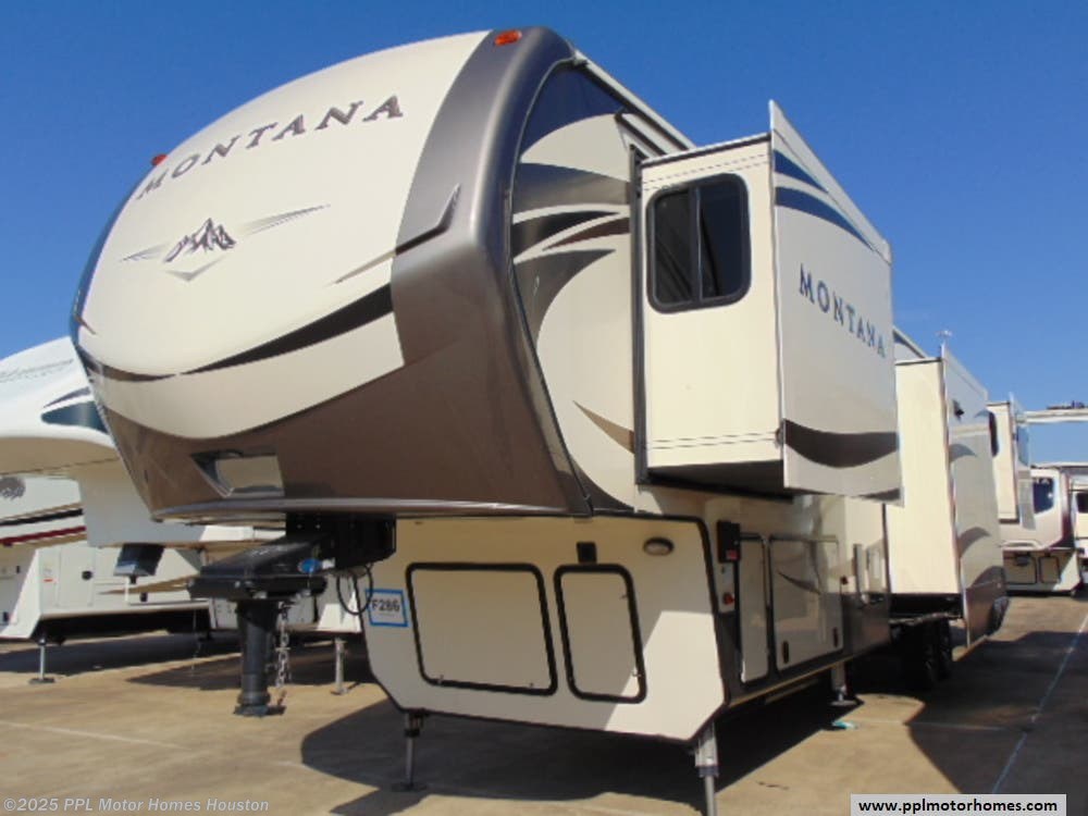 Fifth Wheel 2016 Keystone Montana 3791RD TrailersUSA