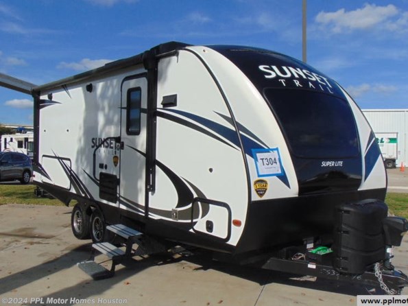 2018 CrossRoads Sunset Trail 210FK available in Houston, TX