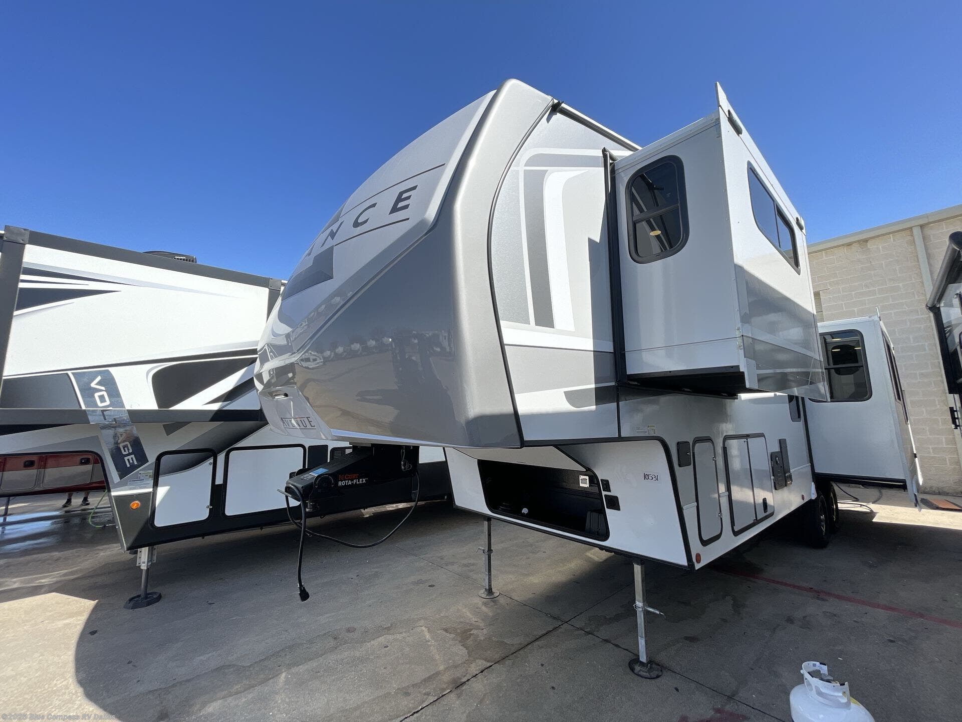 New 2025 Alliance RV Avenue 33RKS available in Mesquite, Texas