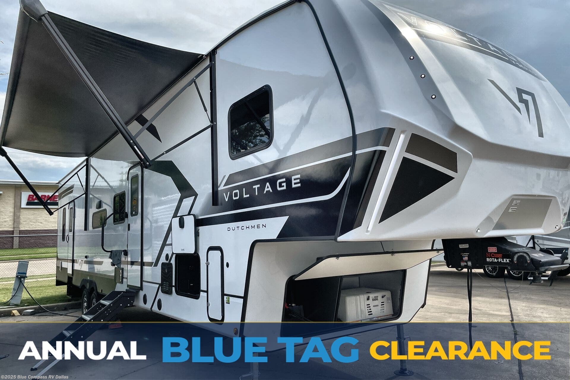 New 2025 Dutchmen Voltage V-Series 3800 available in Mesquite, Texas