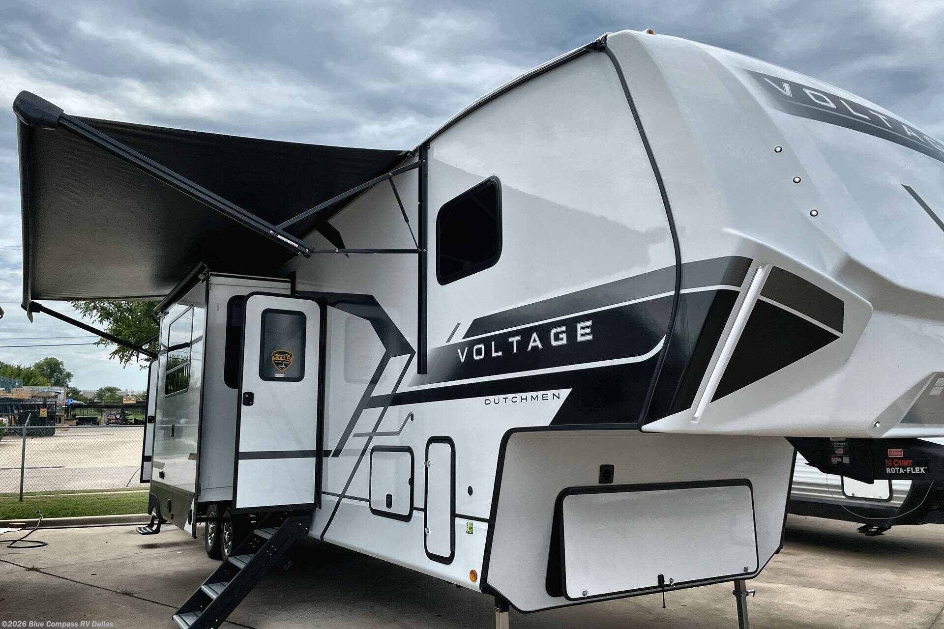 New 2026 Dutchmen Voltage V-Series 3850 available in Mesquite, Texas