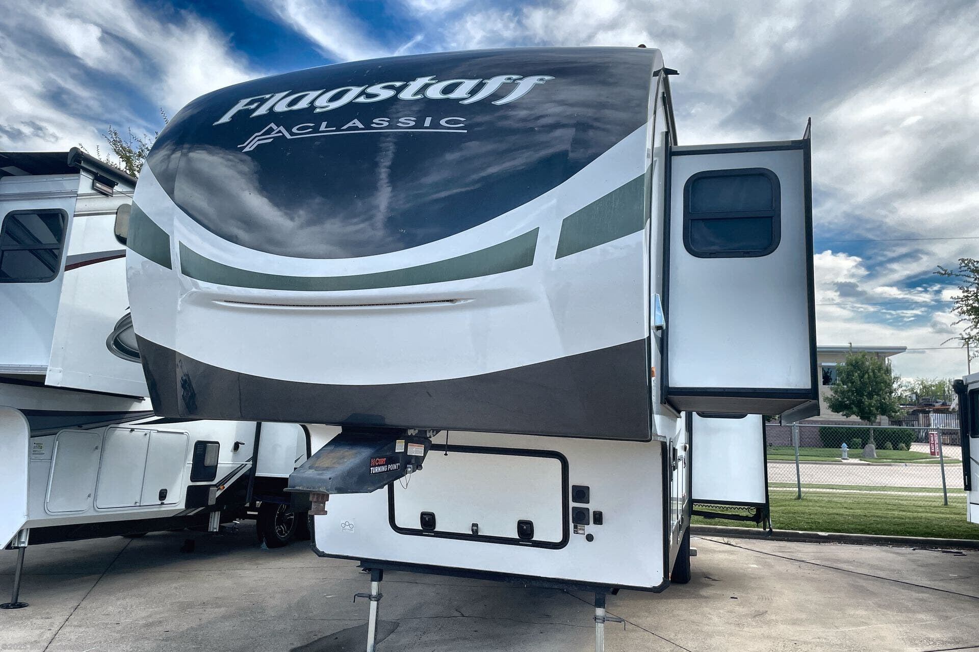 Used 2023 Forest River Flagstaff Classic 8529CLBS available in Mesquite, Texas