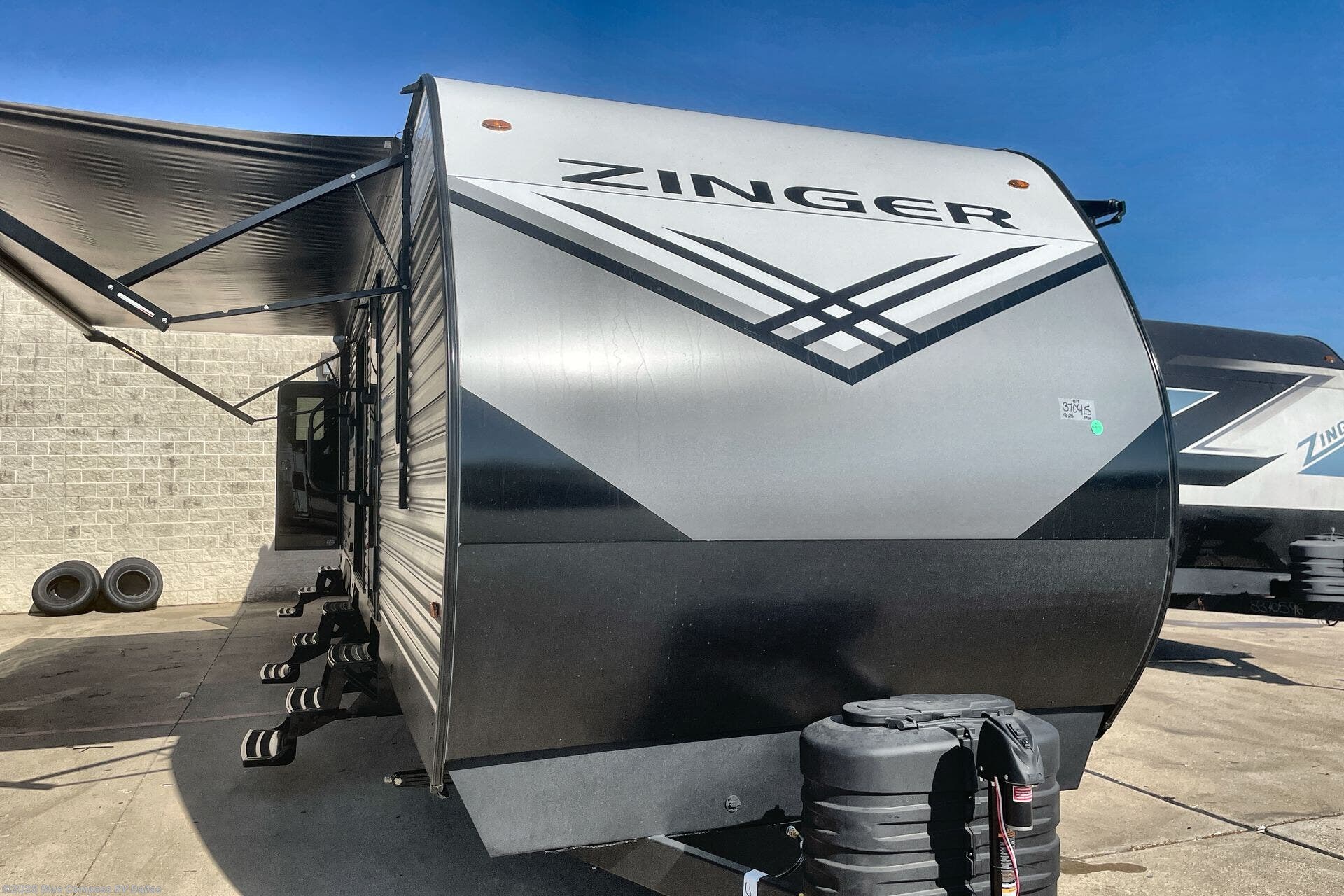 New 2026 CrossRoads Zinger ZR390DB available in Mesquite, Texas