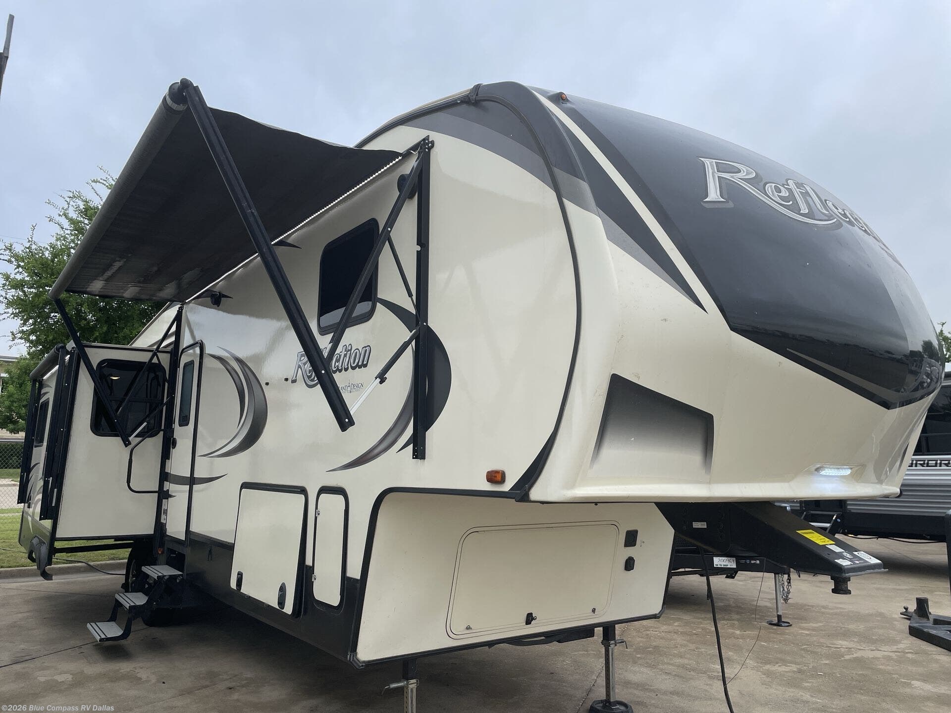 Used 2018 Grand Design Reflection 337RL available in Mesquite, Texas