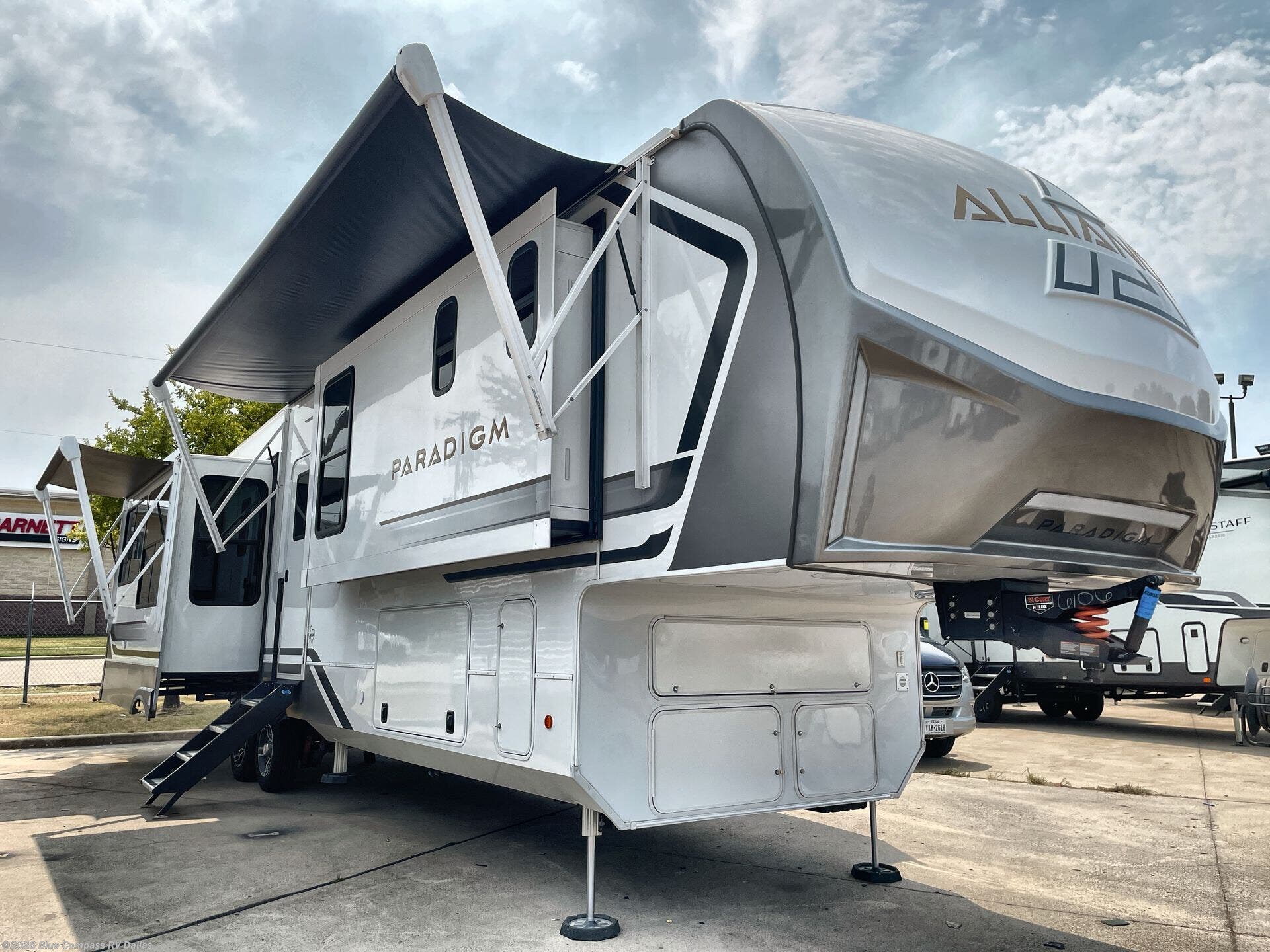 Used 2025 Alliance RV Paradigm 370FB available in Mesquite, Texas