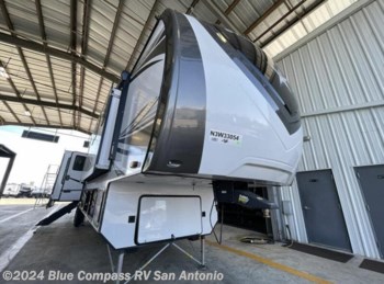 New 2022 Highland Ridge Silverstar 379FBS available in San Antonio, Texas
