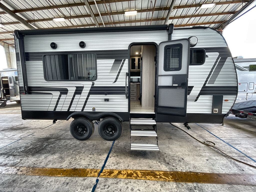 New 2026 Grand Design Momentum MAV 17MAV available in San Antonio, Texas