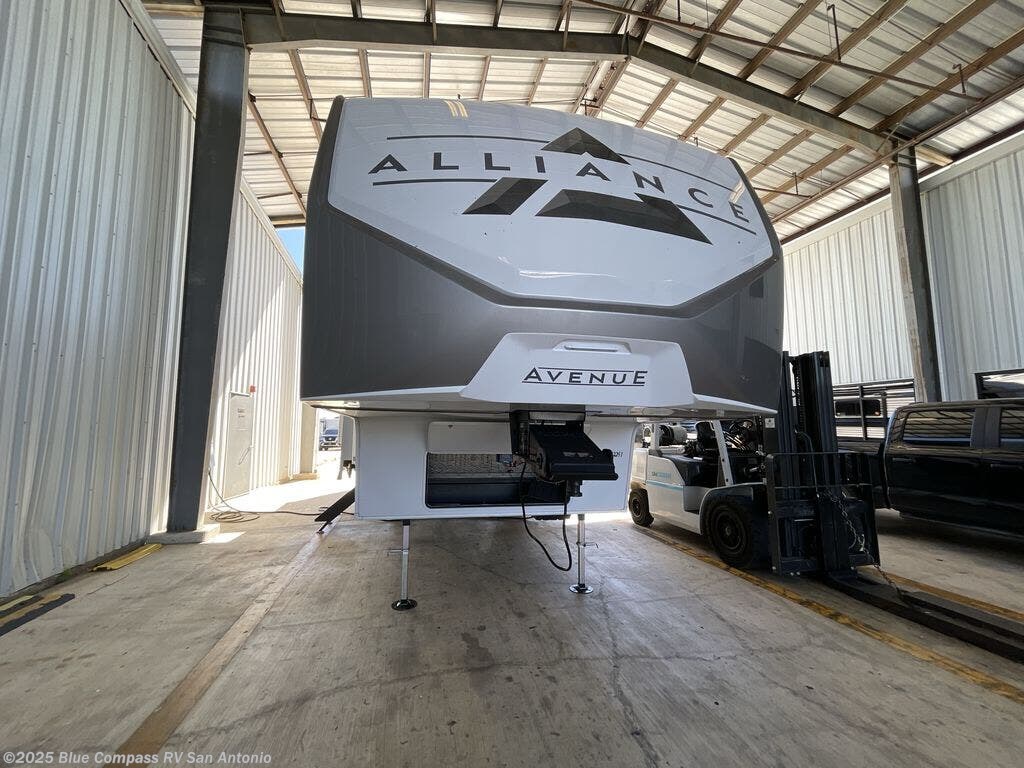 New 2026 Alliance RV Avenue 32RLS available in San Antonio, Texas