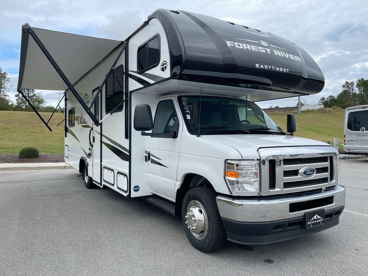 New 2026 East to West Entrada 2710NK available in San Antonio, Texas