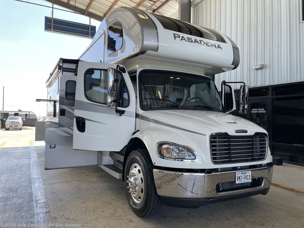 Used 2024 Thor Motor Coach Pasadena 38FX available in San Antonio, Texas