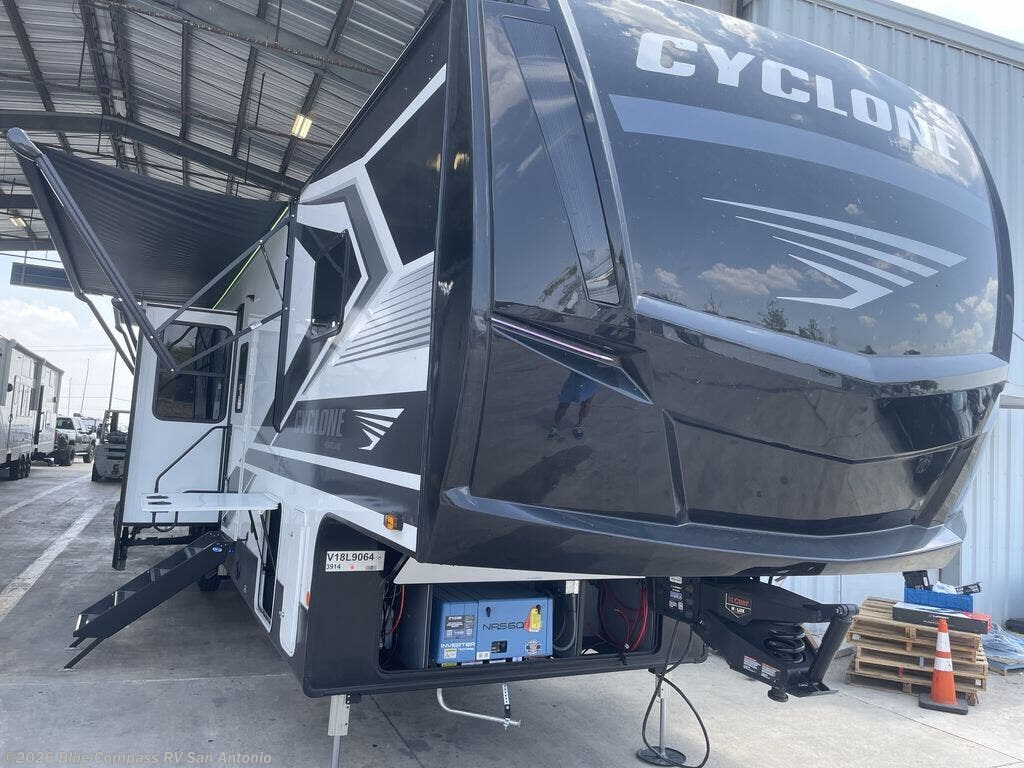 New 2027 Heartland Cyclone 3914 available in San Antonio, Texas