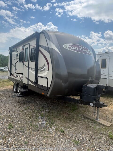 Used 2014 Cruiser RV Fun Finder 210UDS available in Mechanicsville, Maryland